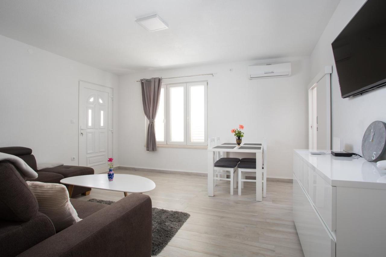 Serious Job Apartment Дубровник Экстерьер фото