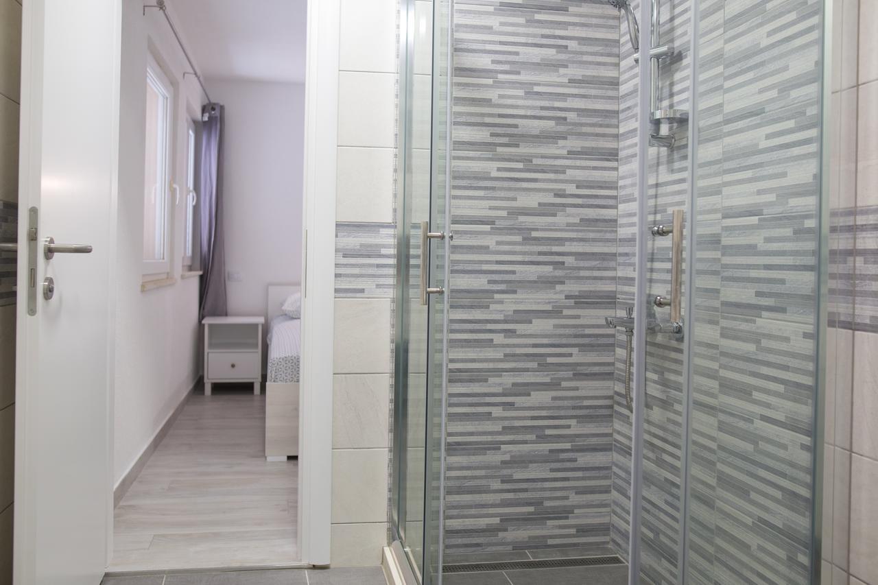 Serious Job Apartment Дубровник Номер фото